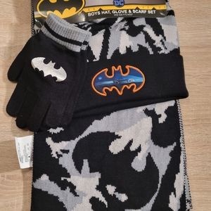 Kids DC Batman 3pc Hat Glove and Scarf Set NWT